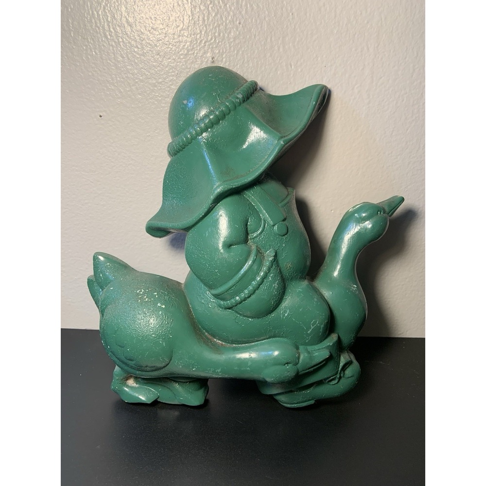 1988 Burwood Plastic Wall Hanging Boy Goose Caretakers 2865-1/2 Vintage‎